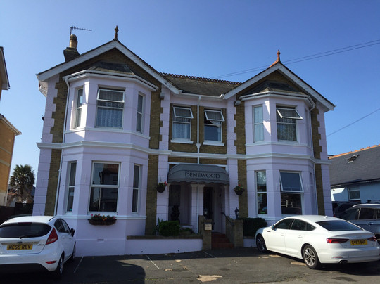 Denewood Hotel主图