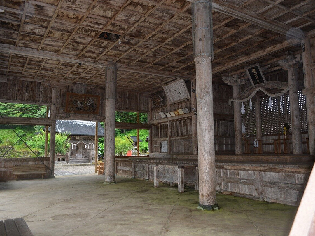Nagataki Hakusan Shrine-郡上市必去景点