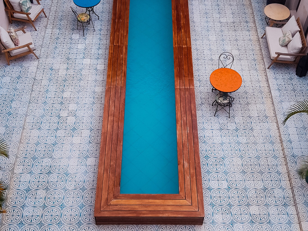 Latitude 0 Degrees Hotel主图