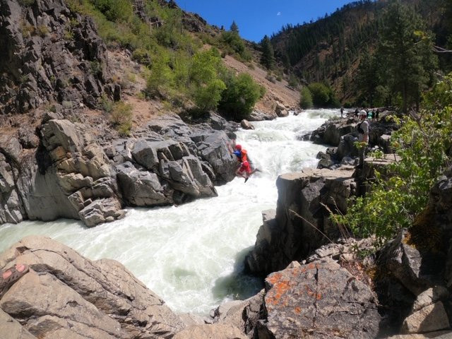 Bear Valley Rafting景点图片