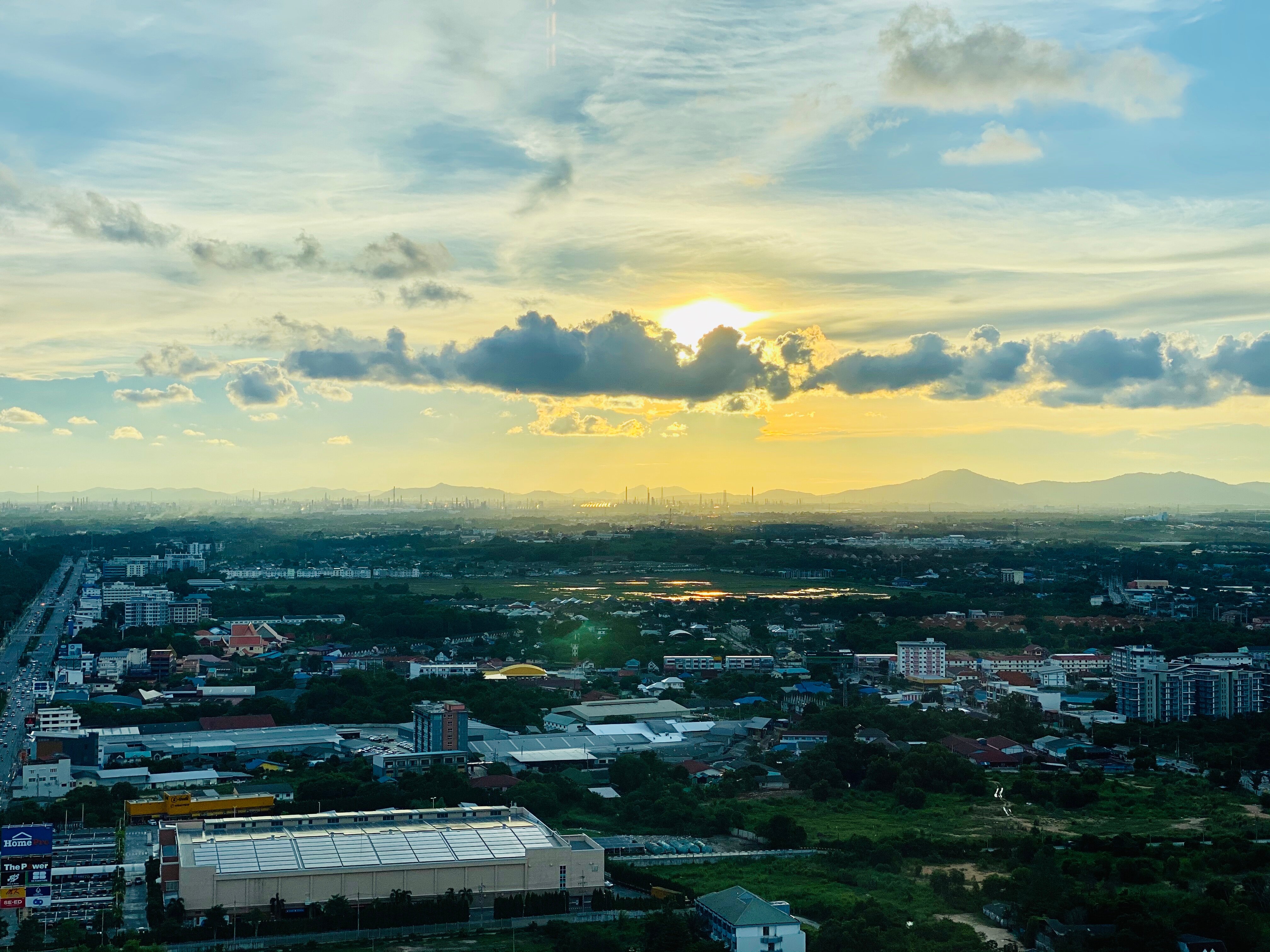 Holiday Inn & Suites Rayong City Centre By IHG-餐饮