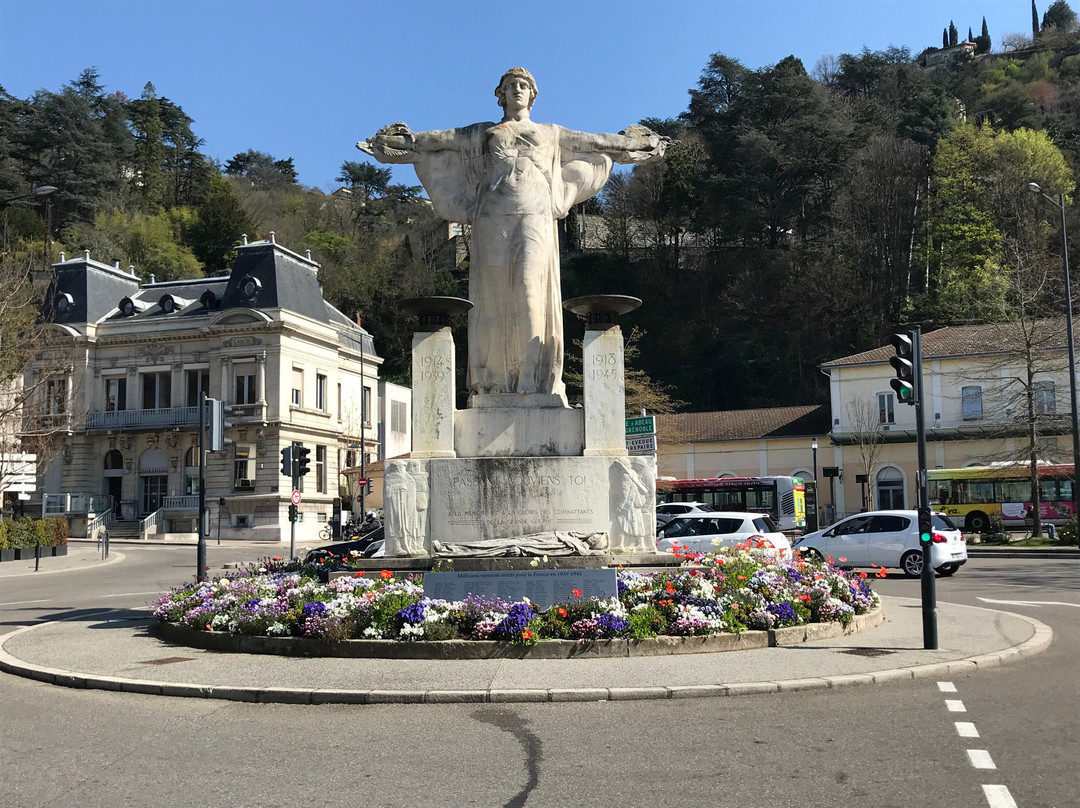 Monument aux Morts-维埃纳必去景点