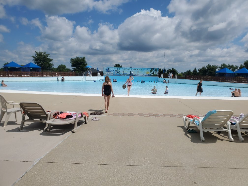 Raging Waves Waterpark-Yorkville必去景点