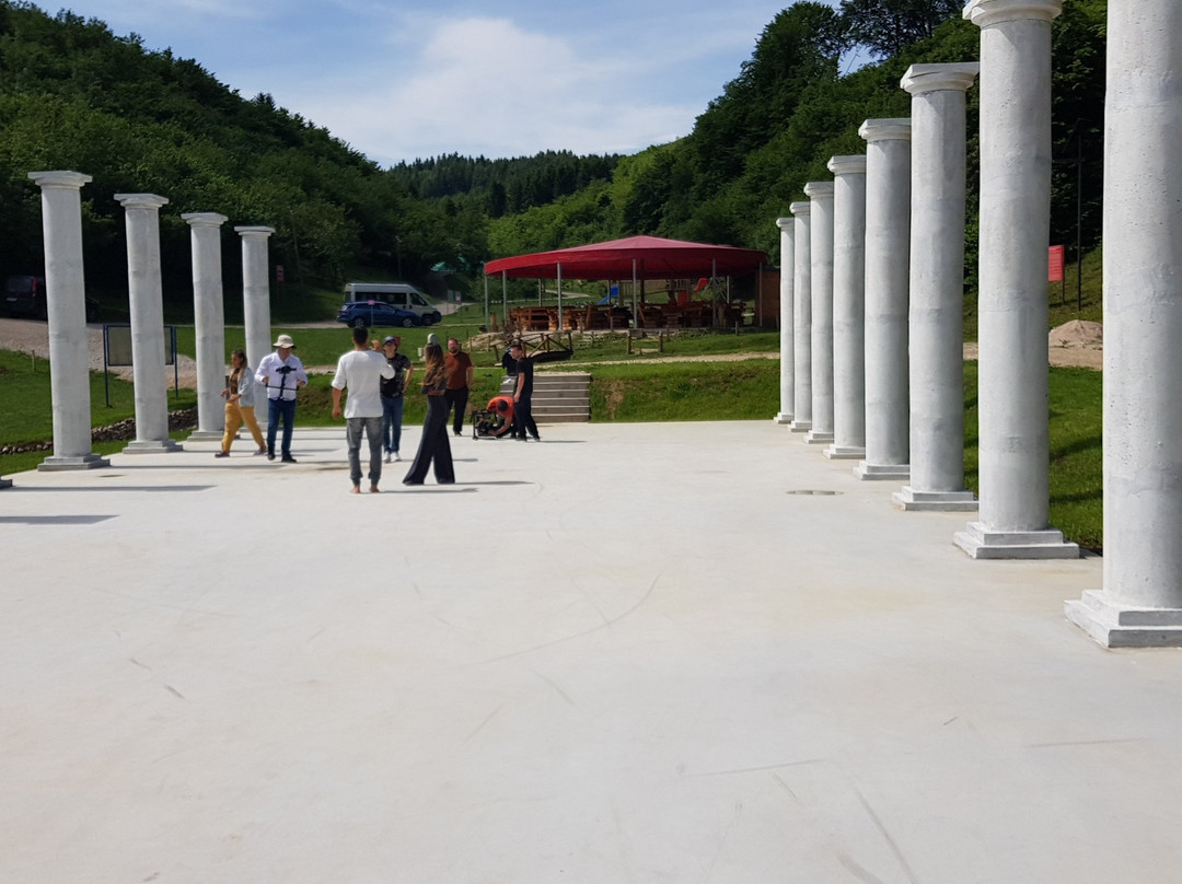 Park Ravne 2-Visoko必去景点