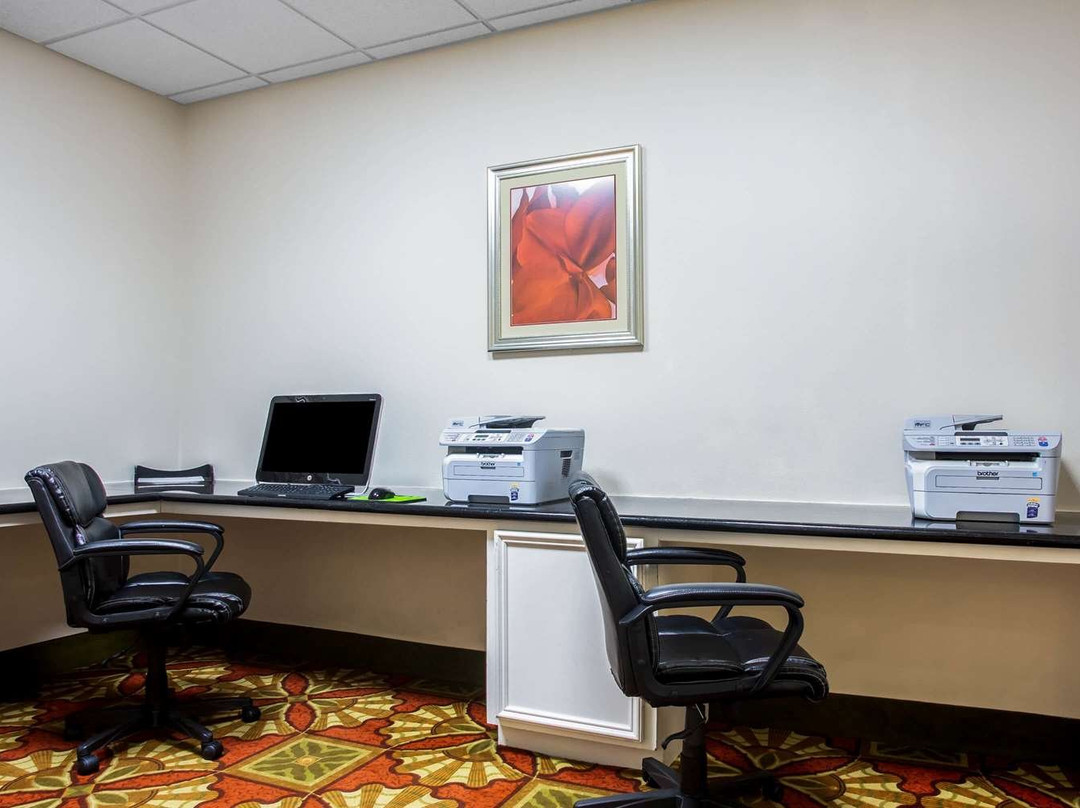 La Quinta Inn Suites By Wyndham Columbus TX主图