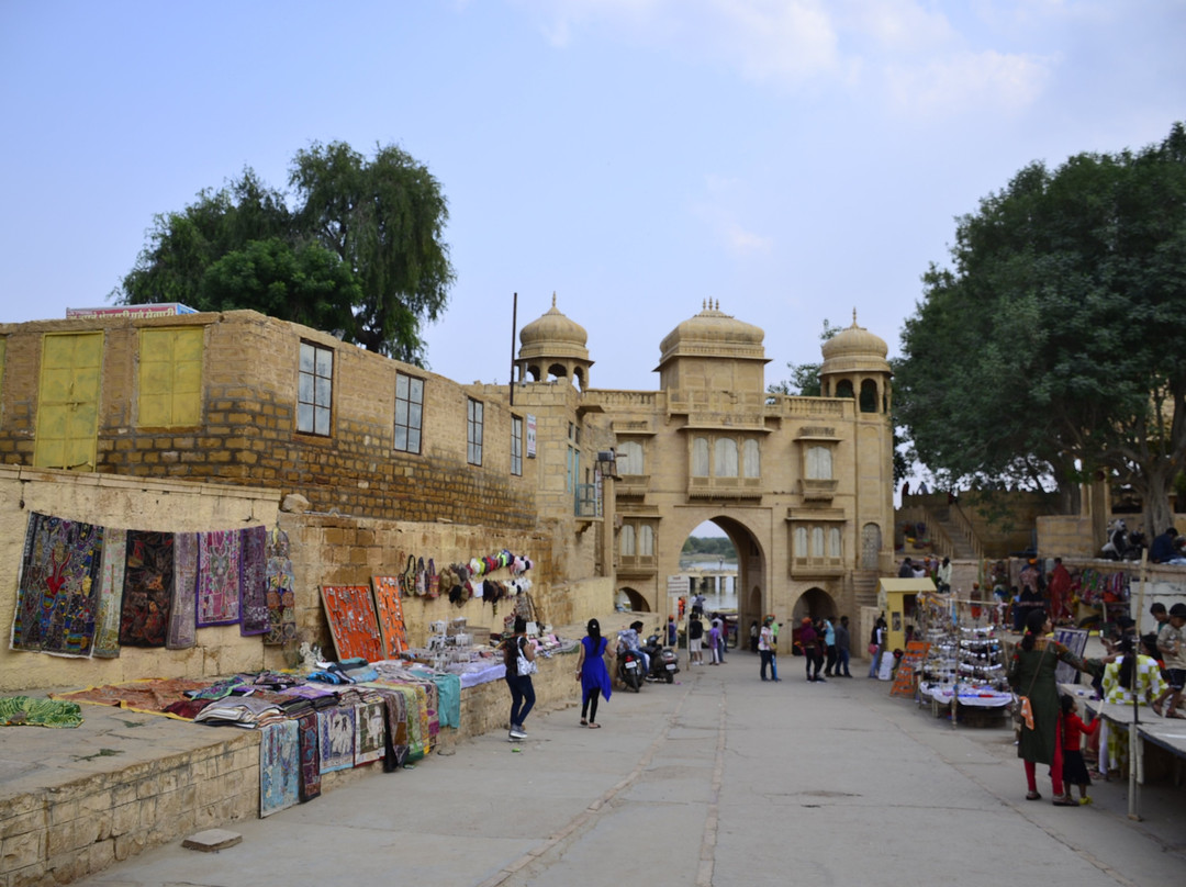 Tilon Ki Pol-杰伊瑟尔梅尔必去景点