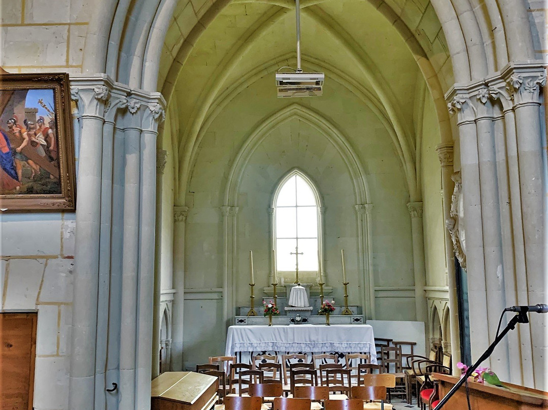 Eglise Saint Pierre et Saint Martial-Sammarcolles必去景点