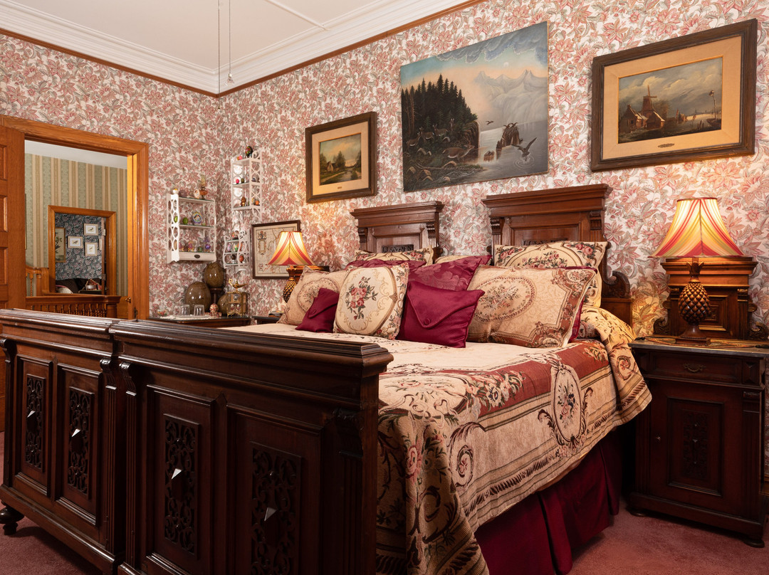 The Dempsey Manor B&B主图