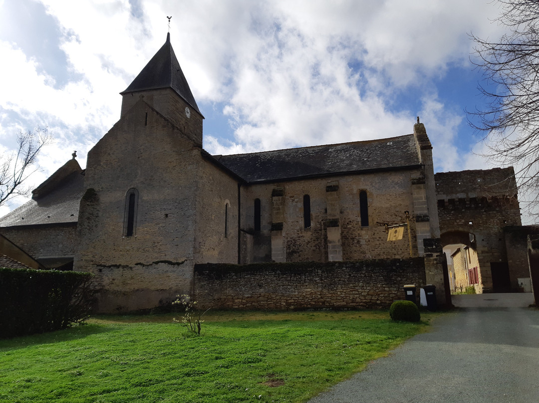 Eglise Saint Denis-Aubigne-sur-Layon必去景点