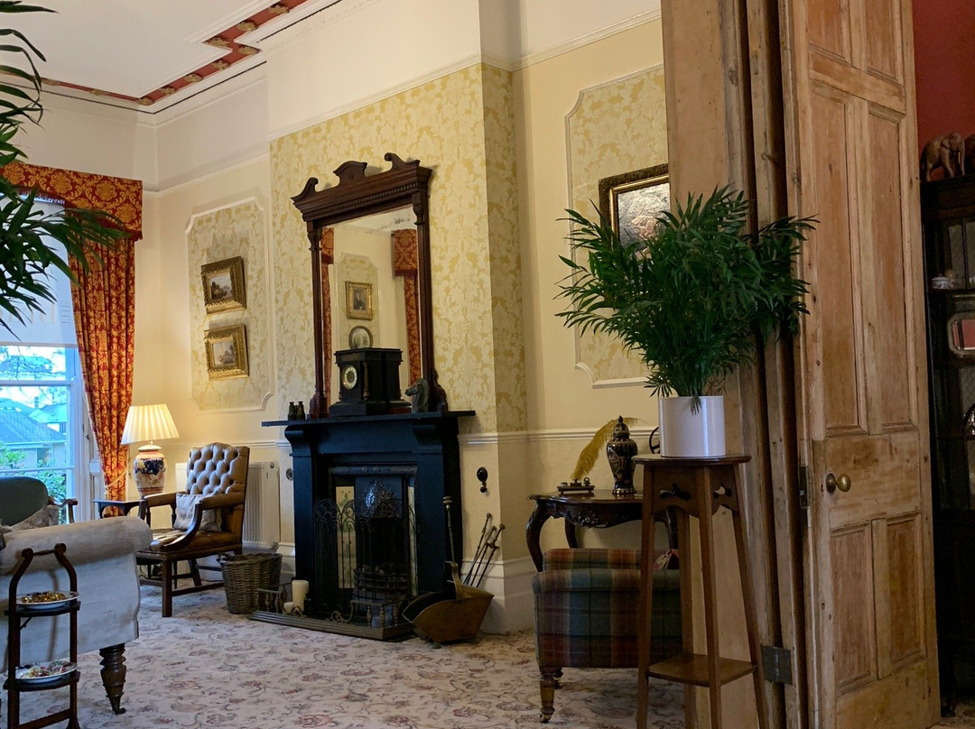 布拉德利酒店主图