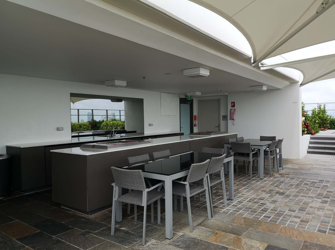 狂想曲度假酒店主图