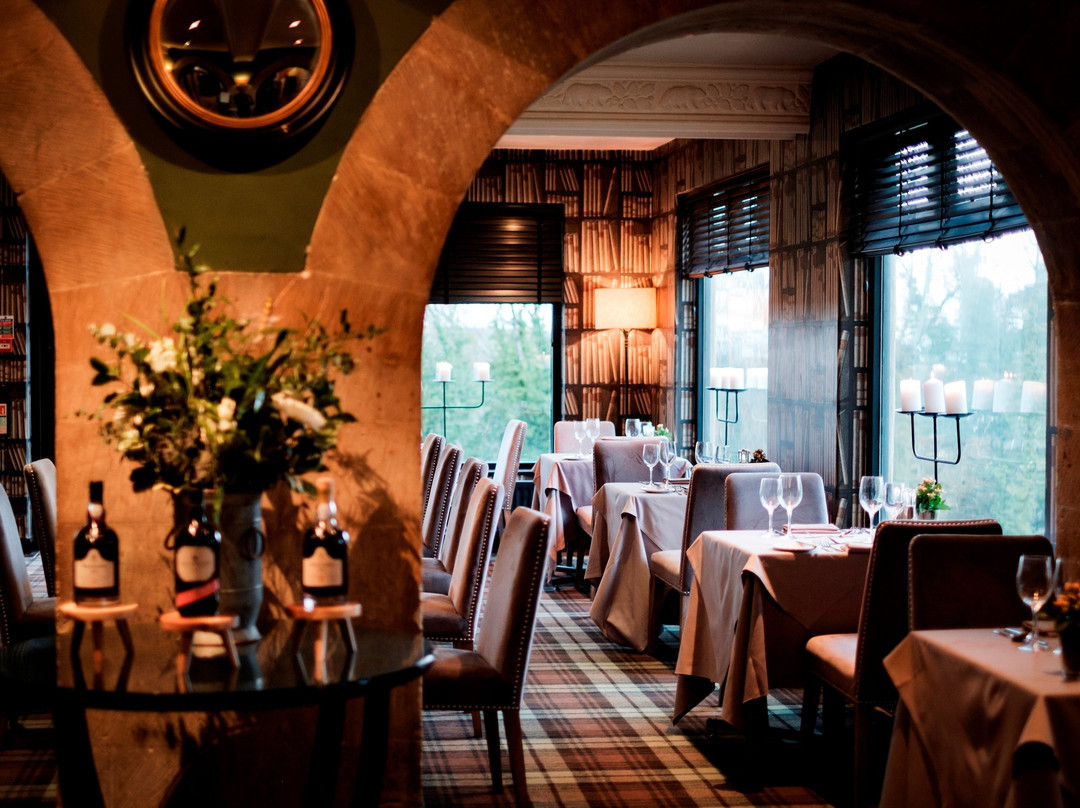 Woodchester餐馆和美食-Library Restaurant at The Bear of Rodborough