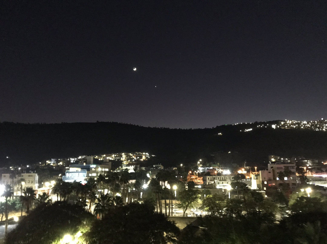 莱昂纳多广场太巴列酒店主图