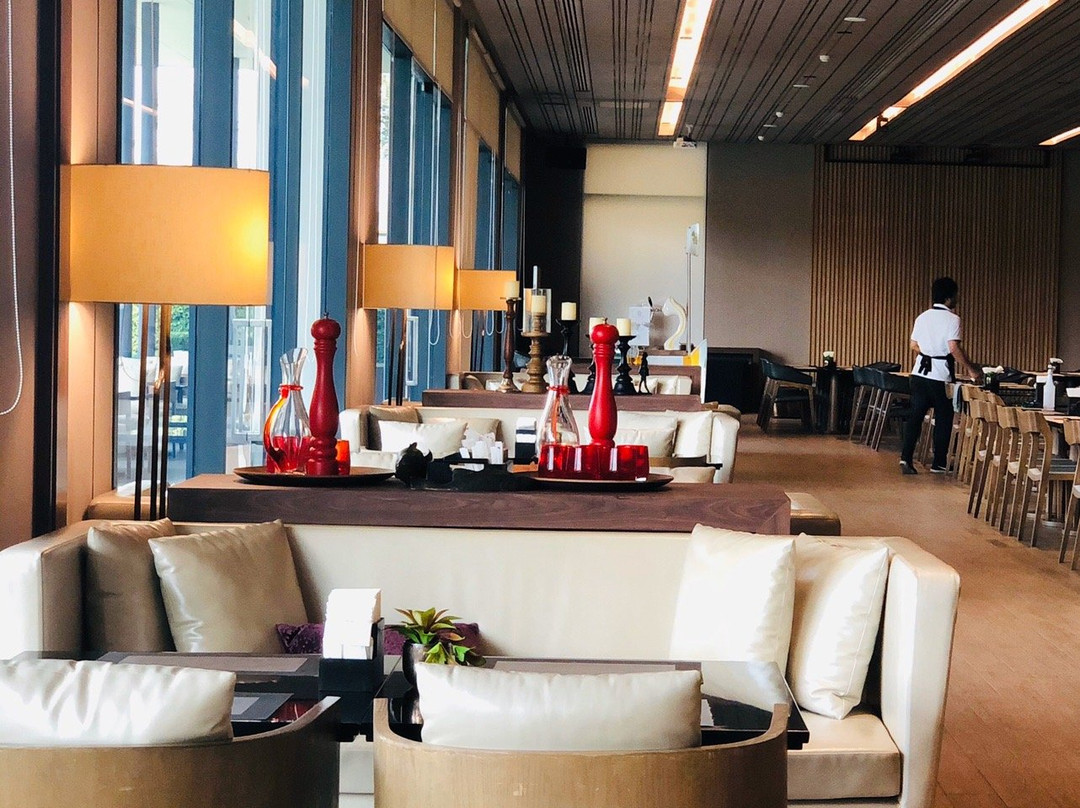 Flora Ville Golf & Country Club-巴吞他尼必去景点