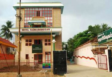Hotel Sadhabishegam主图