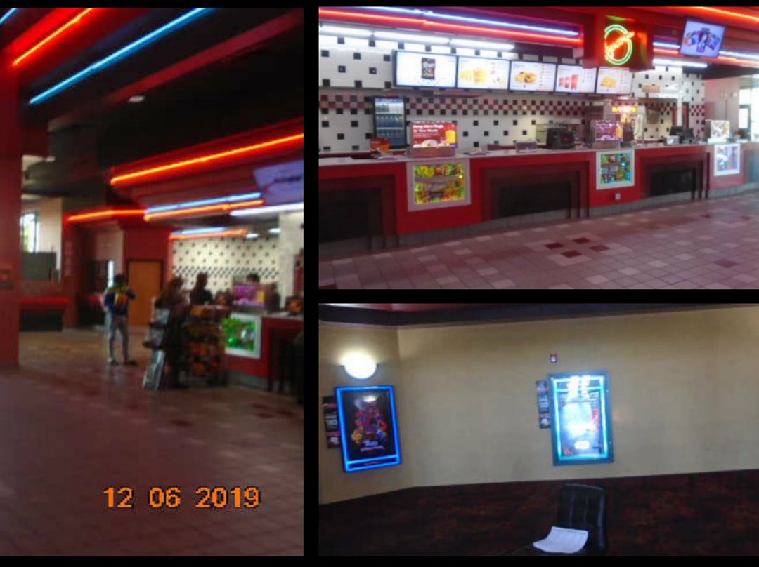 Regal Cinemas Cypress Creek Station 16景点图片
