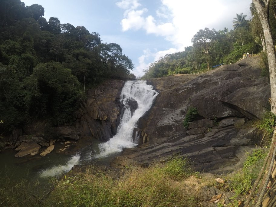 Kanthanpara Waterfall景点图片