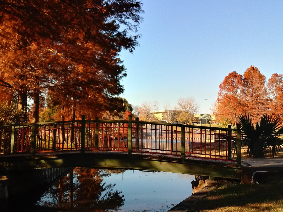 Girard Park Center景点图片