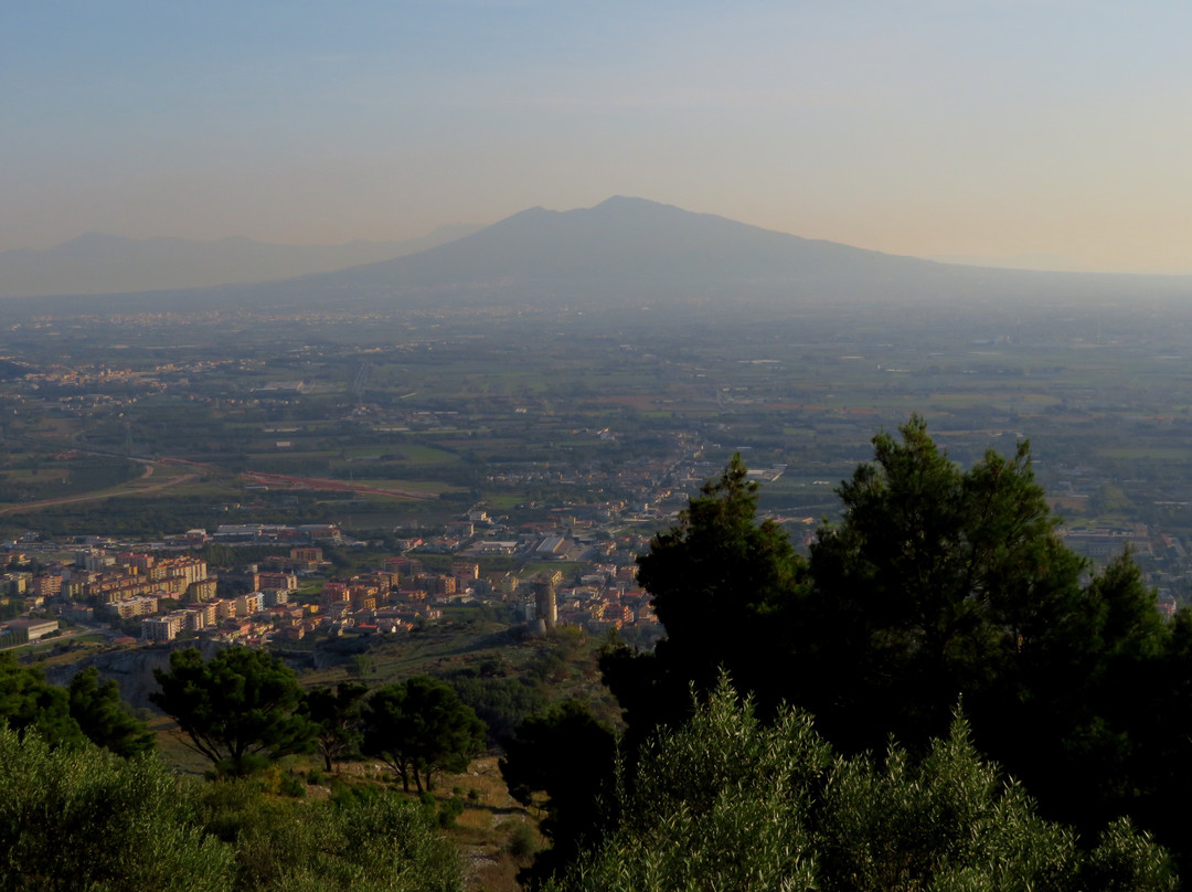 Santuario di San Michele Arcangelo e Santa Maria del Monte景点图片