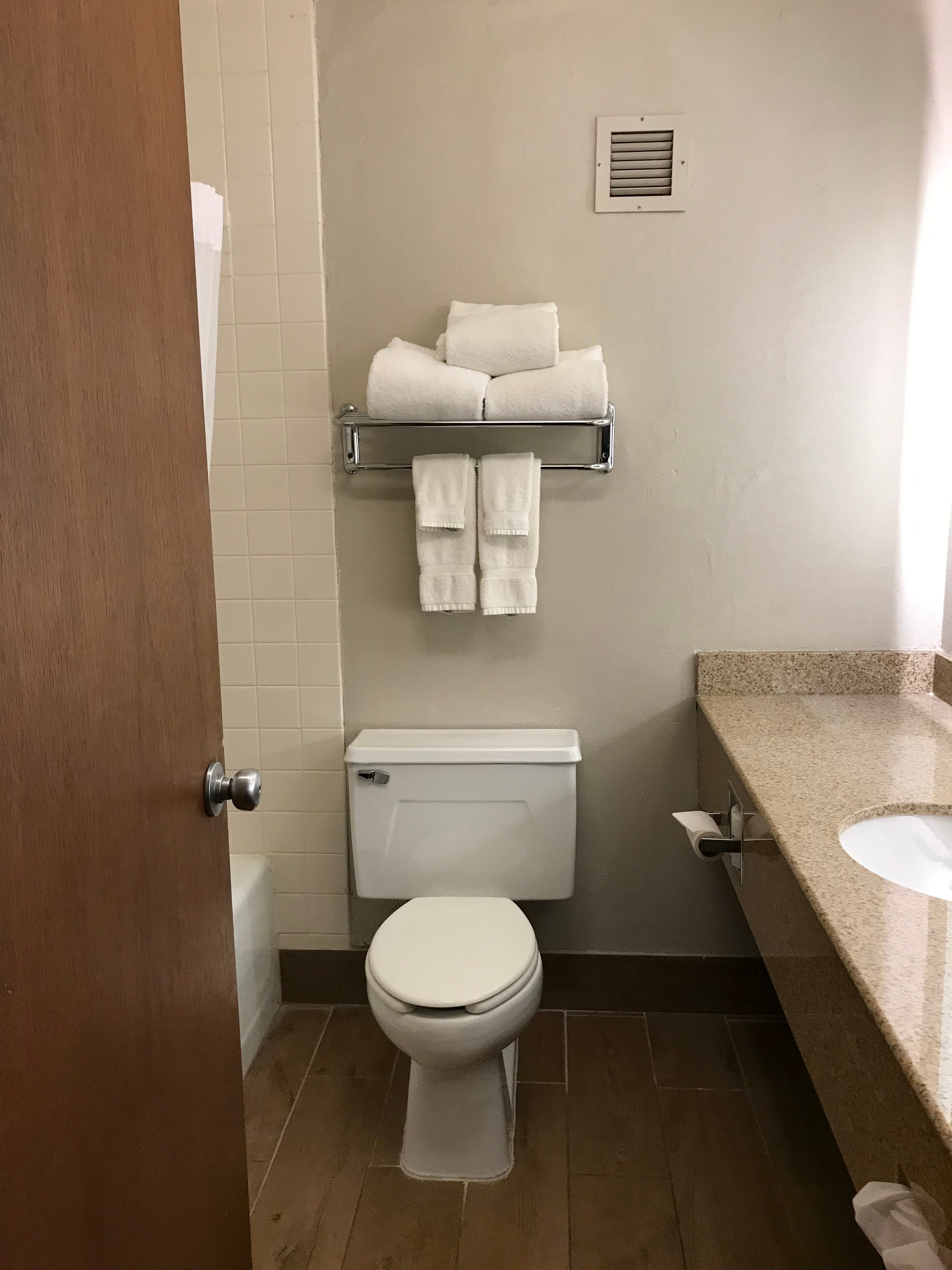 La Quinta Inn by Wyndham Binghamton - Johnson City-浴室