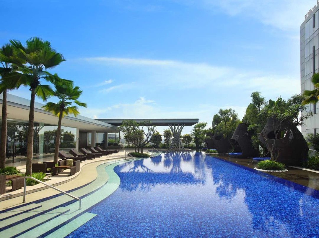 万隆希尔顿酒店主图