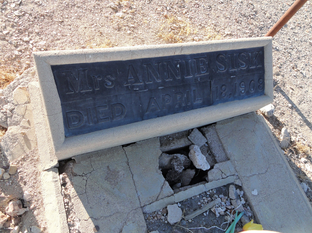 Bullfrog-Rhyolite Cemetery-比蒂必去景点