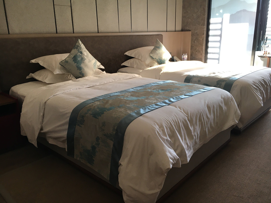 大余大龙山生态酒店主图