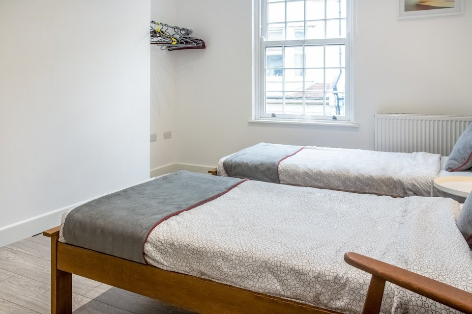 OYO Brunswick And Thorn主图