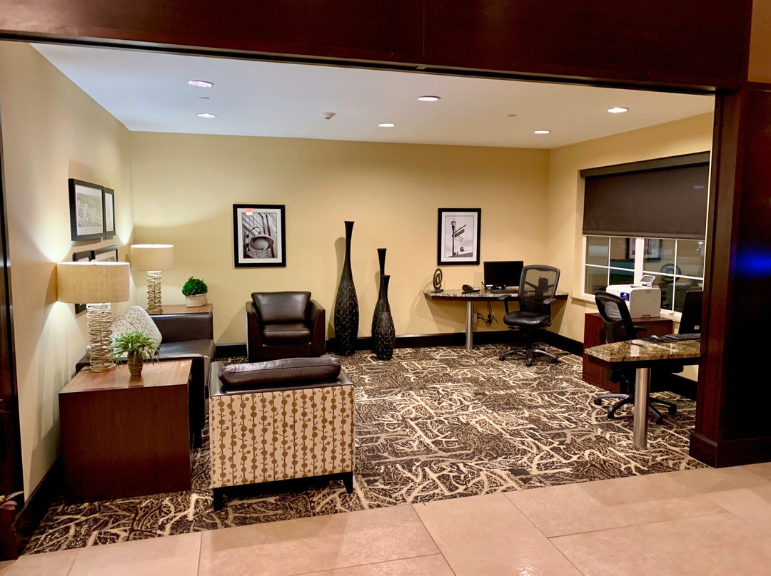 Clubhouse Hotel & Suites主图