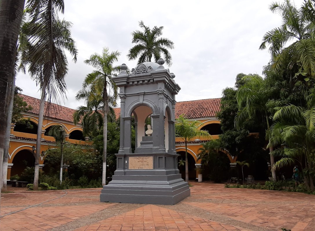 Colegio Nacional Pinillos-蒙波斯必去景点