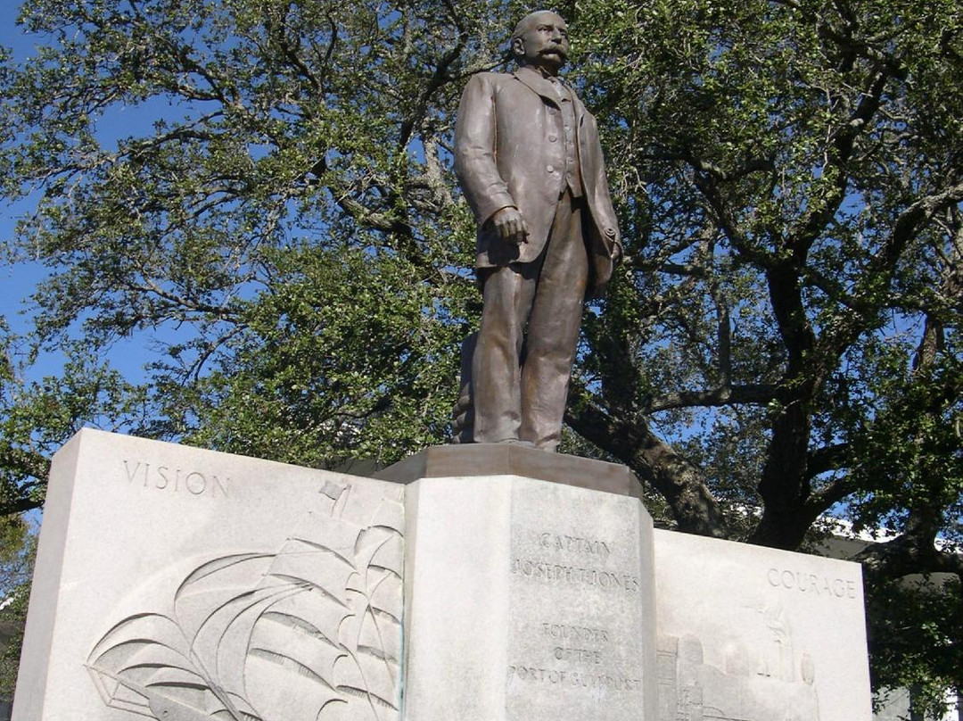 Joseph T. Jones Statue景点图片