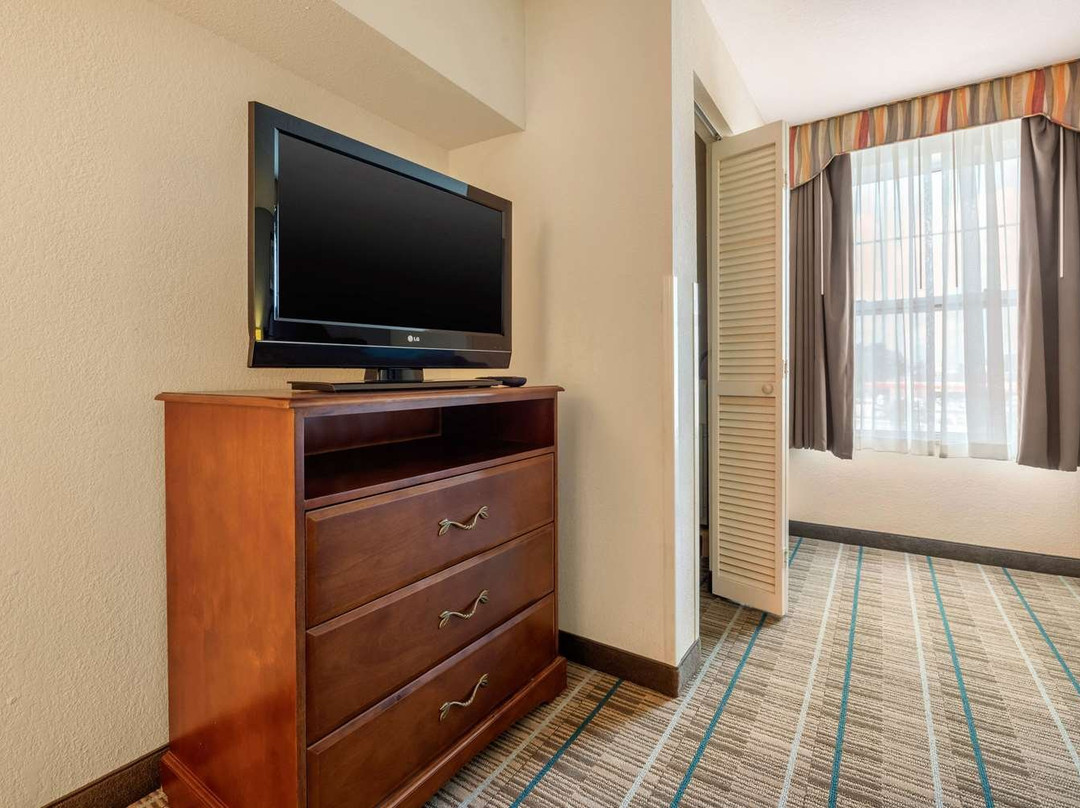 美茵斯坦套房酒店格兰特维尔-赫许北主图