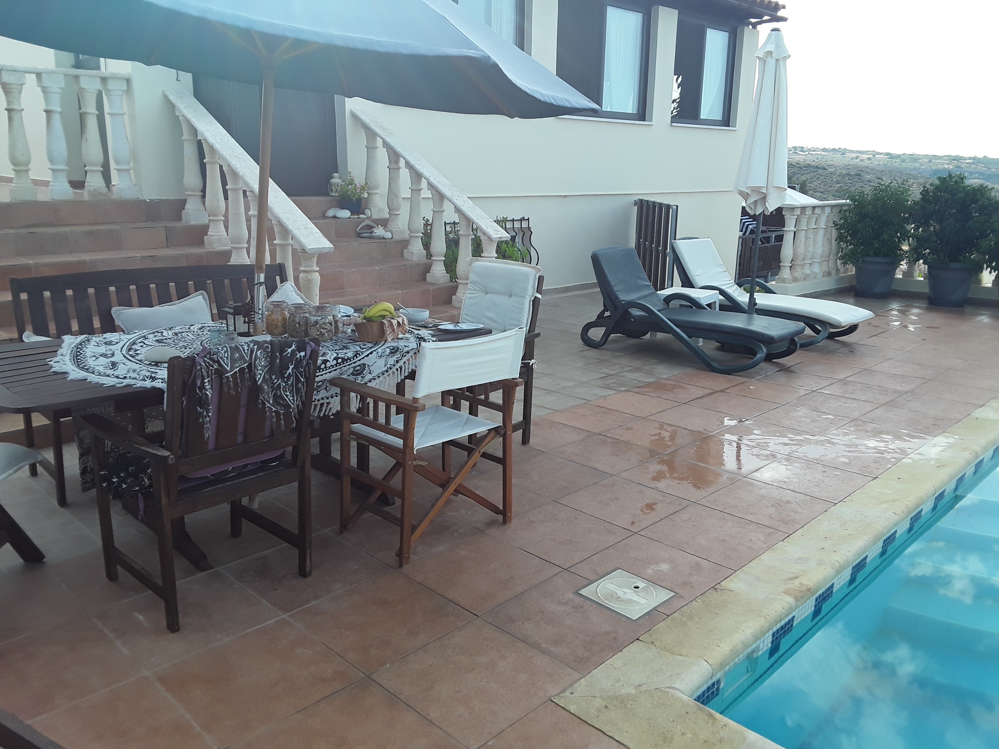 House on the Hill B&B-泳池