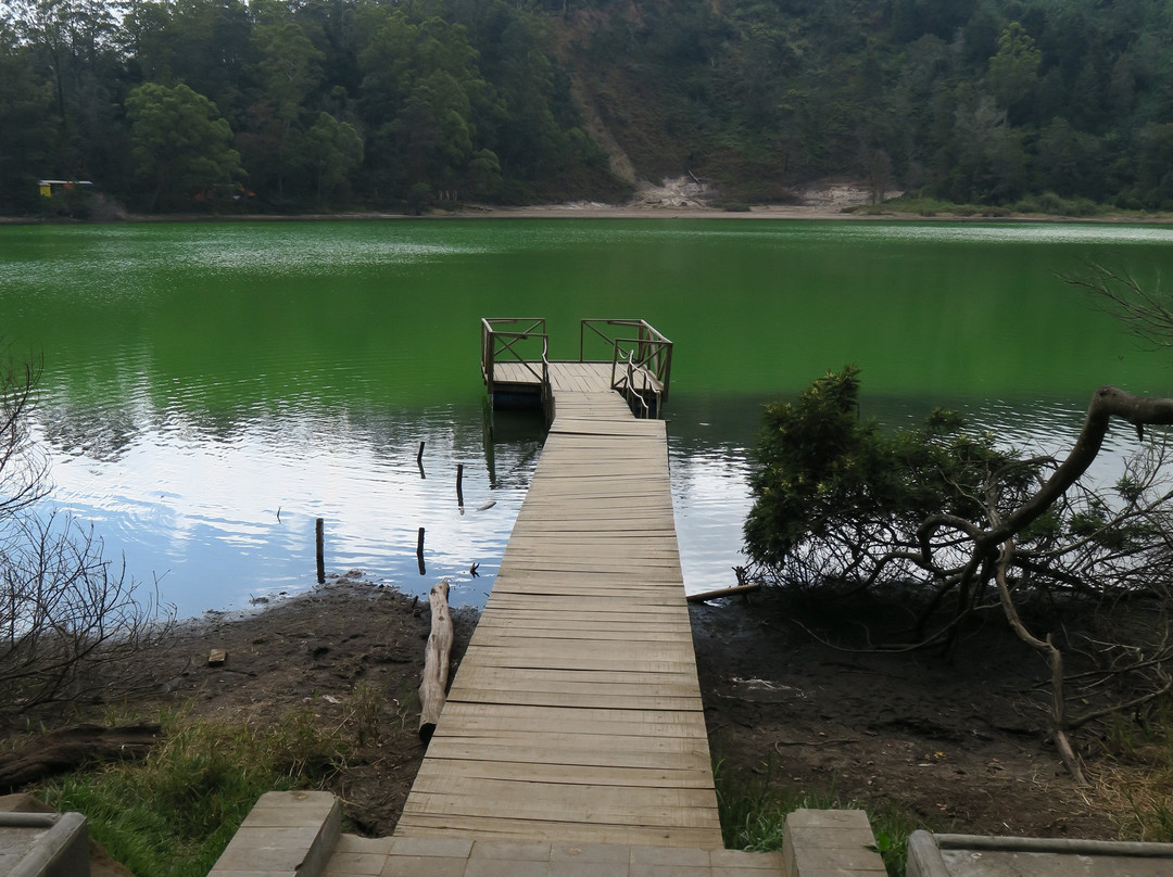 Telaga Warna景点图片