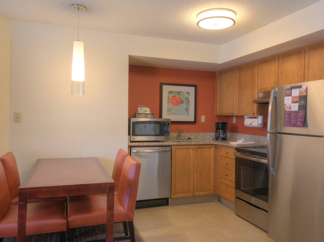 巴克海特雷诺克斯公园Residence Inn 酒店主图