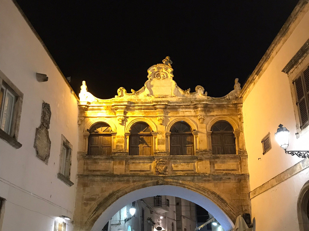 La cinta muraria della città vecchia di Ostuni-奥斯图尼必去景点