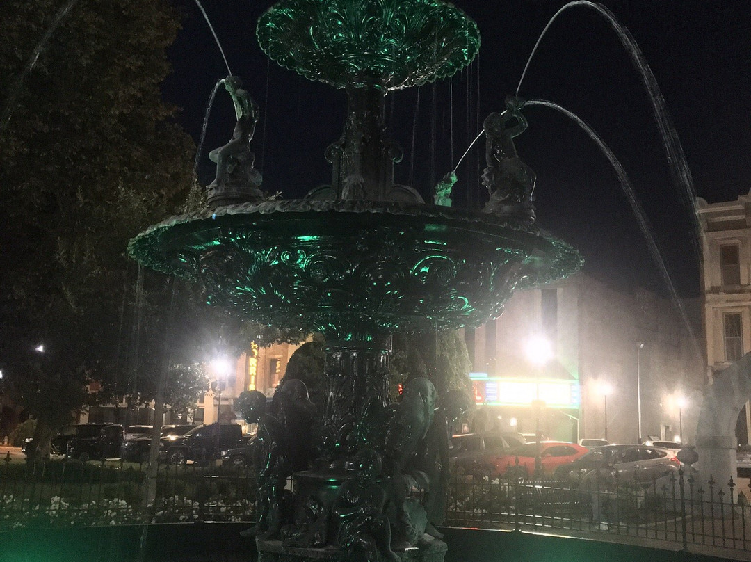 Fountain Square Park-鲍灵格林必去景点