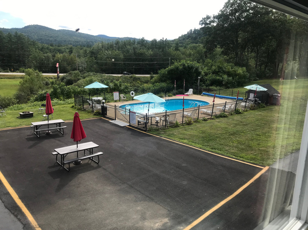 Swiss Chalets Village Inn主图