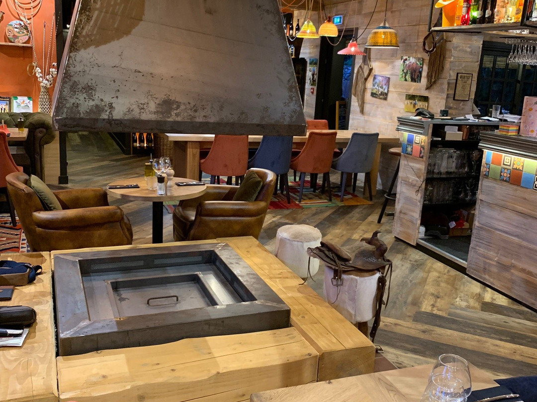 Manège des Platanes-拉博尔埃斯库布拉克必去景点