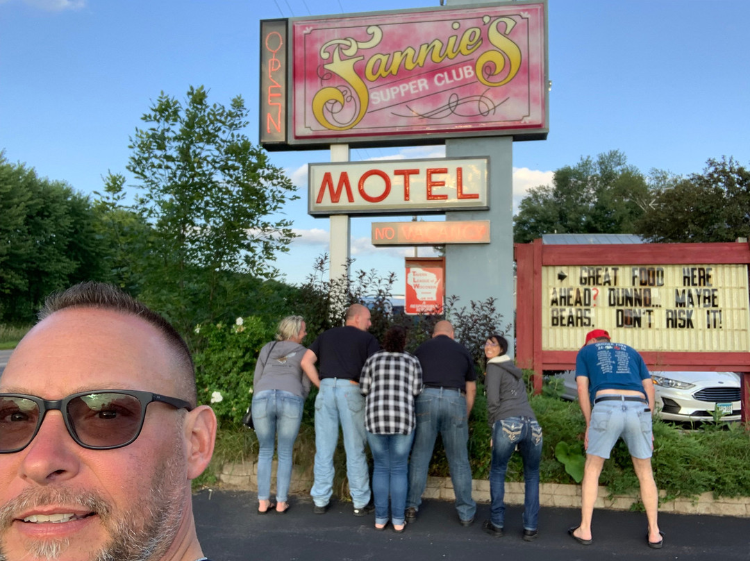 Fannies Supper Club & Motel主图