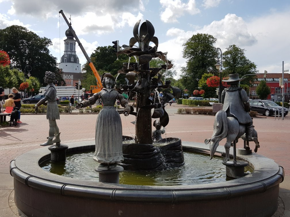 Sagenbrunnen-Jever必去景点