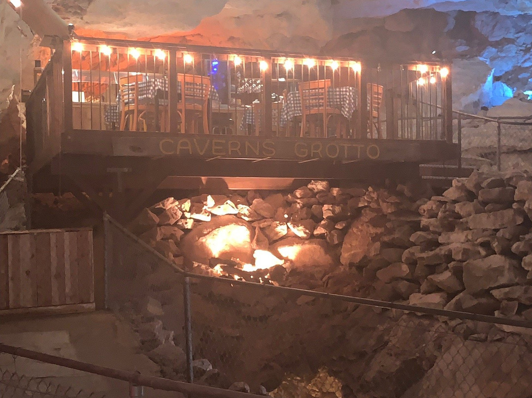 Grand Canyon Caverns Tours-皮奇斯普林斯必去景点