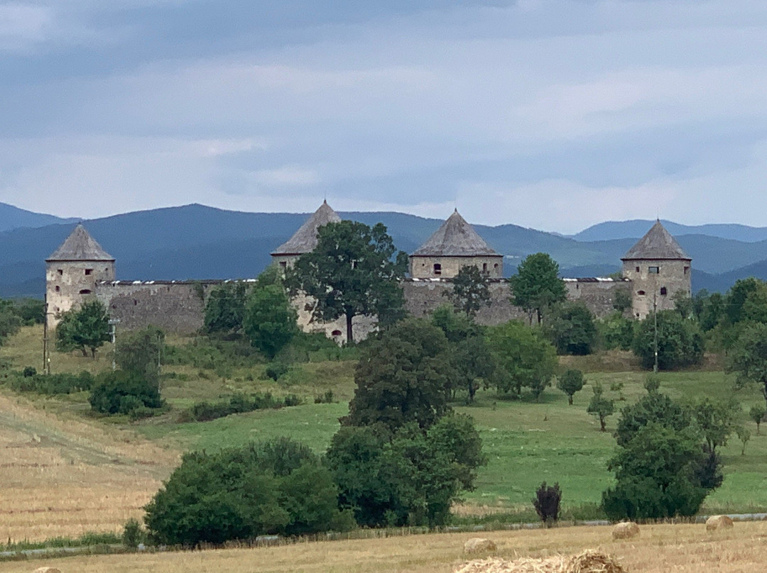 The fort Bzovík-Bzovik必去景点