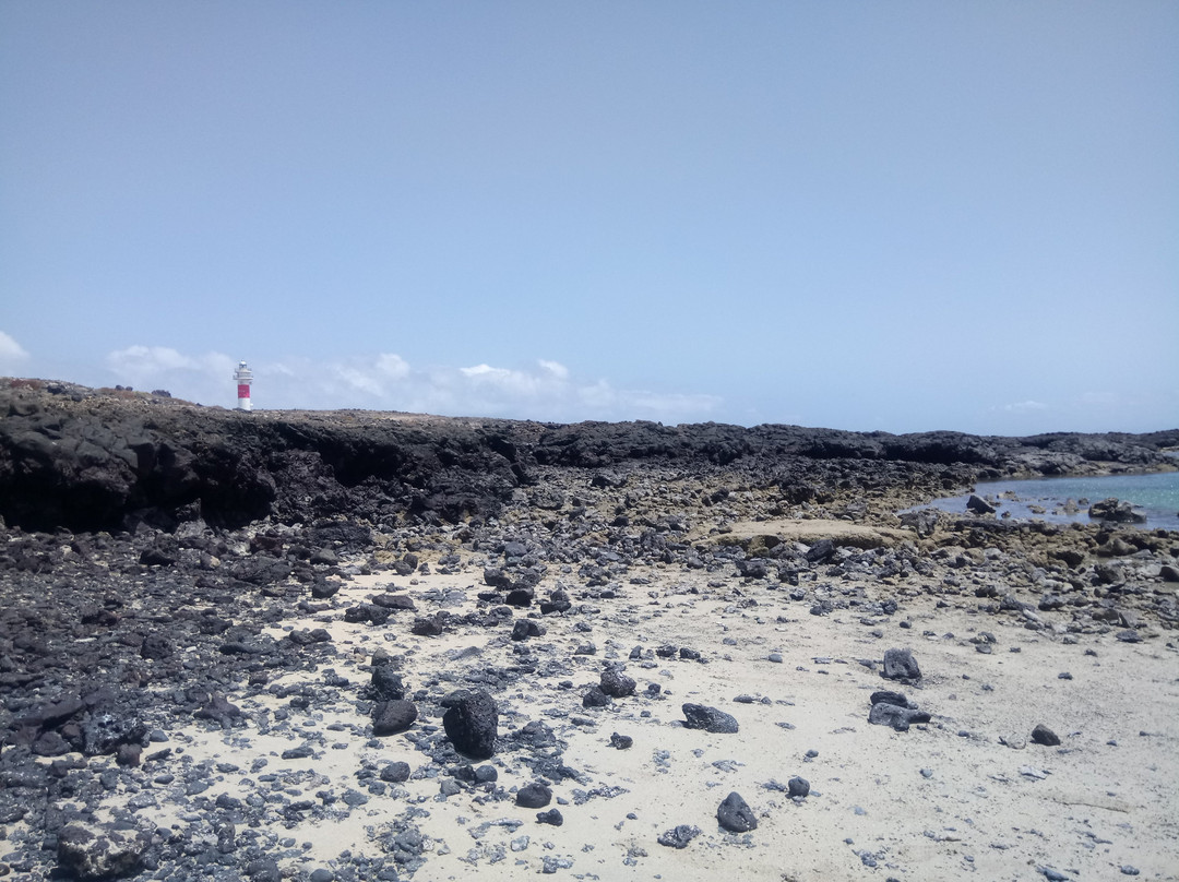 Playa de Los Charcos景点图片