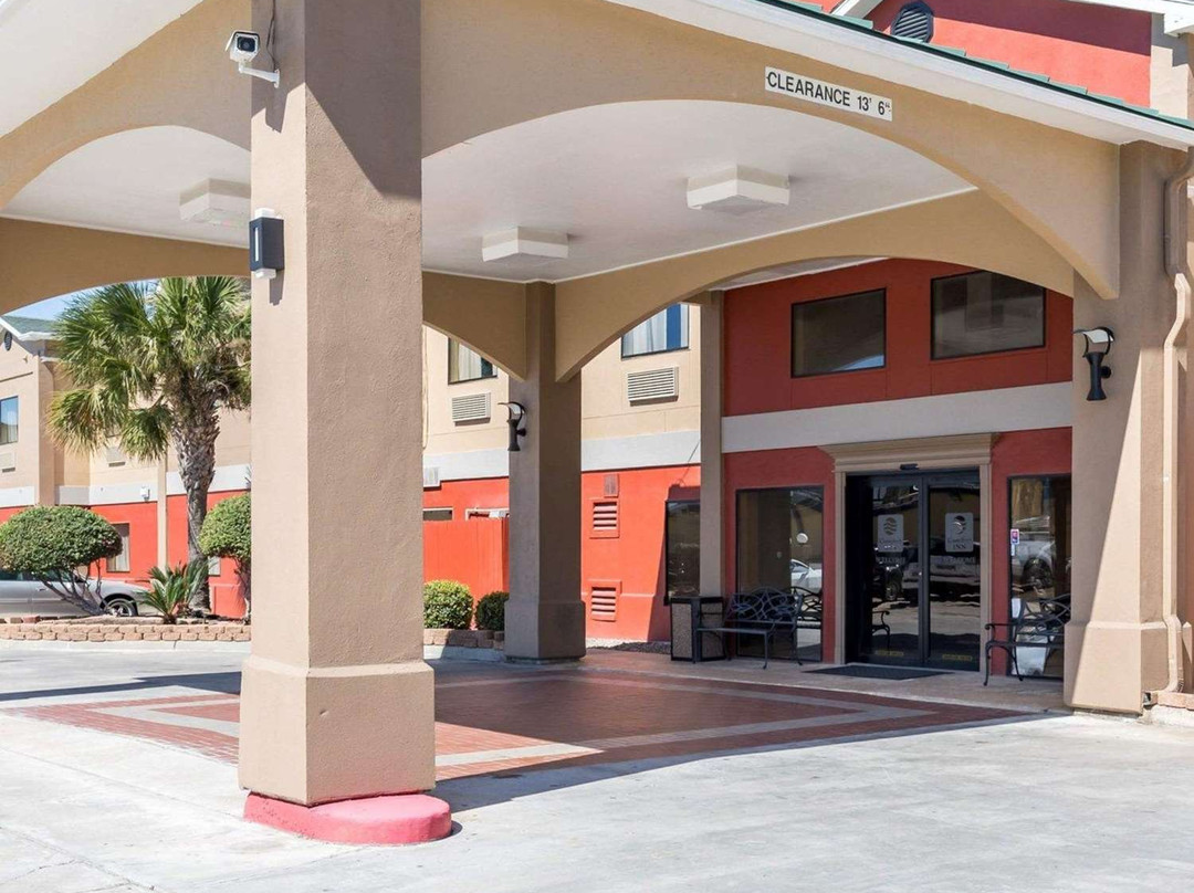 Econo Lodge Inn & Suites East Houston I-10主图