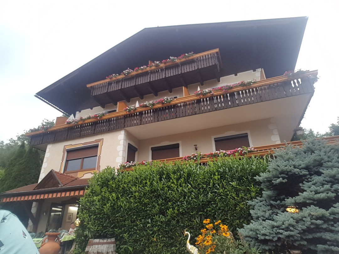 Karlsdorfer Hof主图