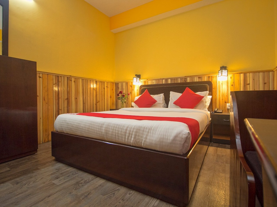 OYO 28377 Juniper Residency主图