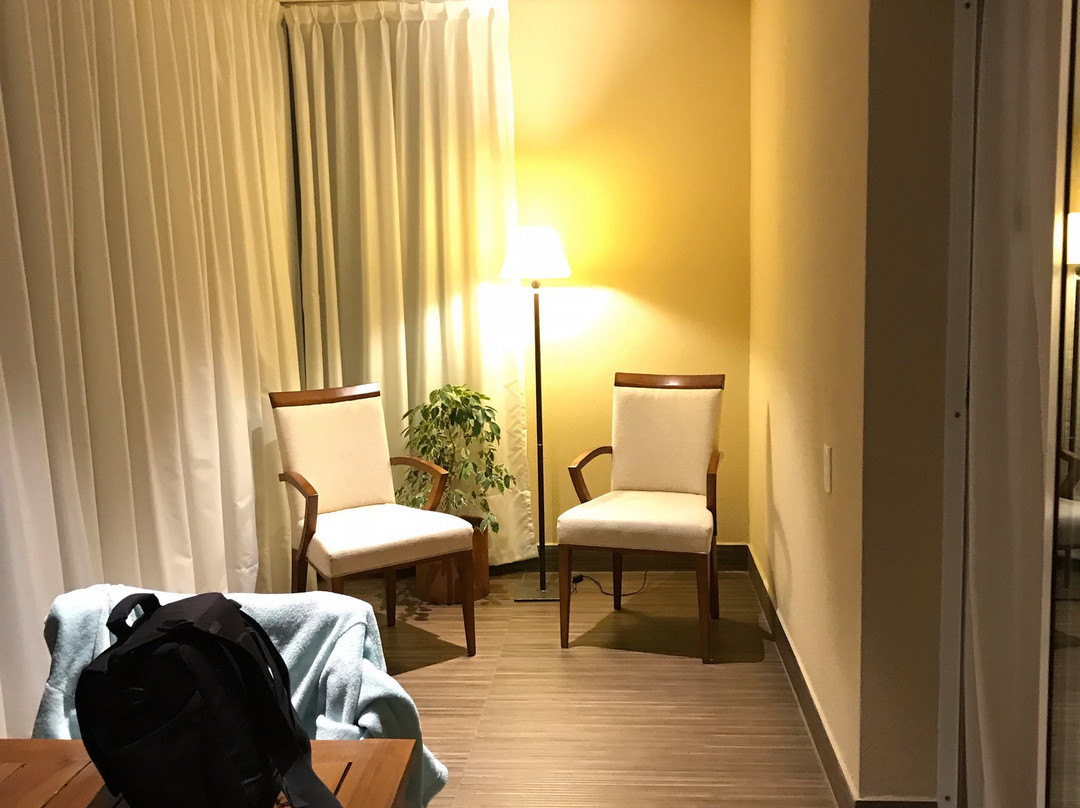 Elegance Hotel主图