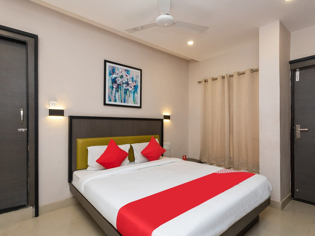 Super Townhouse Dewas City主图