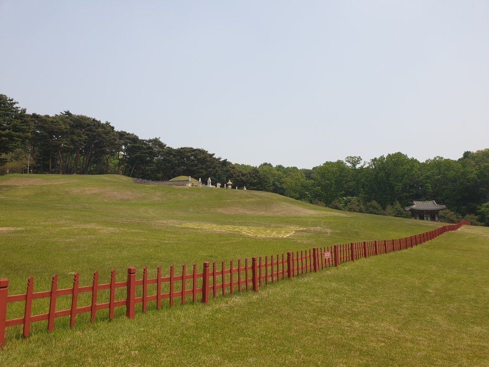 Yungneung Royal Tomb & Geolleung Royal Tomb-华城市必去景点